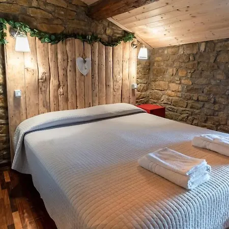 Casale Viozzi - Con Piscina Nelle Marche Casa vacanze Montefalcone Appennino